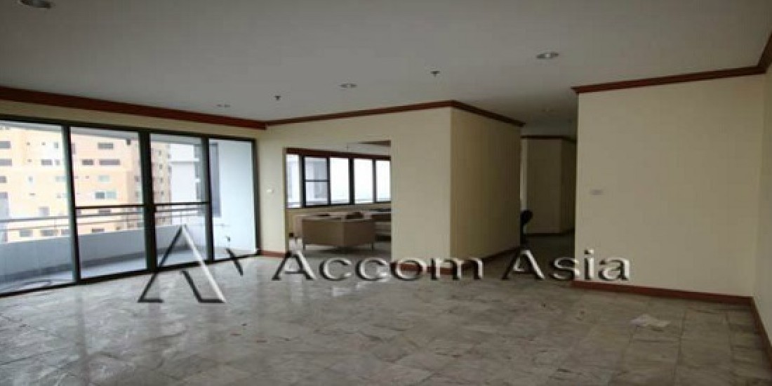 MOON TOWER CONDOMINIUM FOR RENT AND SALE IN SUKHUMVIT / THONG LO BTS