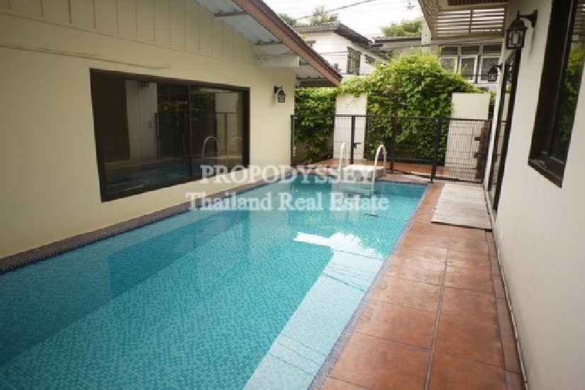 3 bedrooms home for rent with private pool on Ekkamai