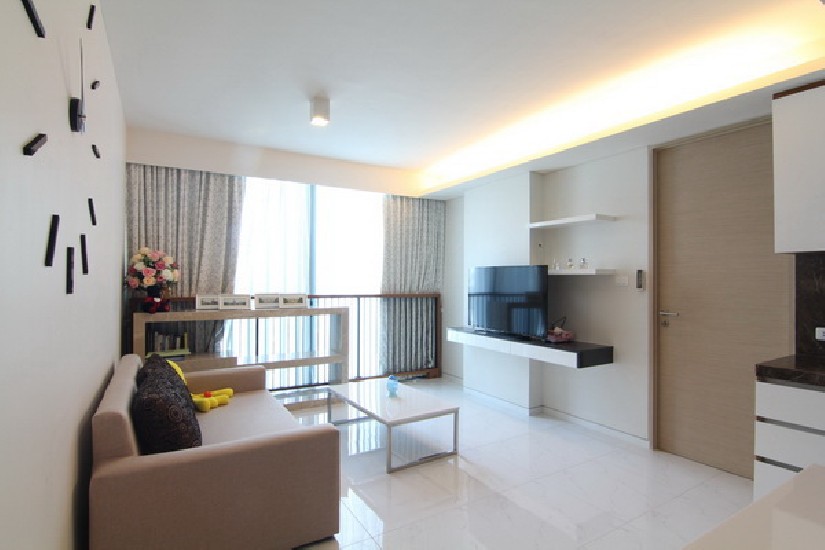 () FOR RENT SIAMESE 39 / 2 beds 2 baths / 68 Sqm.**40,000** Fully Furnished. Modern de