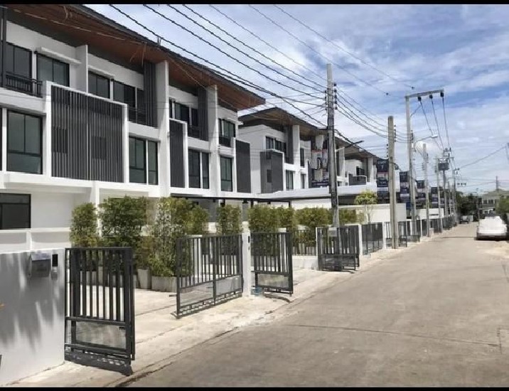  Townhome 3  ç Cozy-⪤4 ʵԷ2 鹷 30  ͷ 240 .3