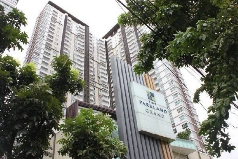  ͹ The ParkLand Grand Taksin  41.72 . 1 bath 1 living 1 balcony 1 fix  parking