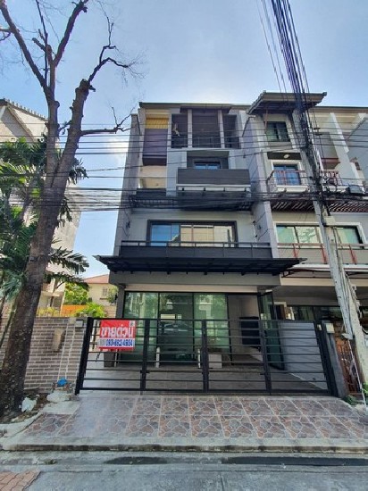 townhouse  չ ط 31 . 4ͧ͹ 8900000 THAI BAHT BIG SALE ŧ