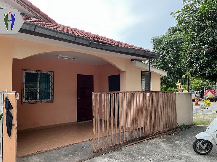 Twin House for rent Jomtien without furnished  8000 baht