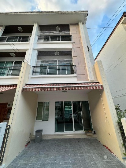  ǹ M402 Baan Klang Muang Sathorn - Taksin2 167  20 