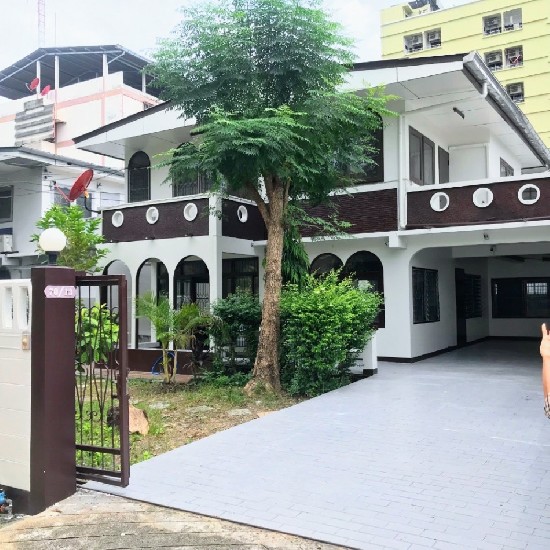  ҹ M430 House for Rent Near MRT Ratchadaphisek 240  62 