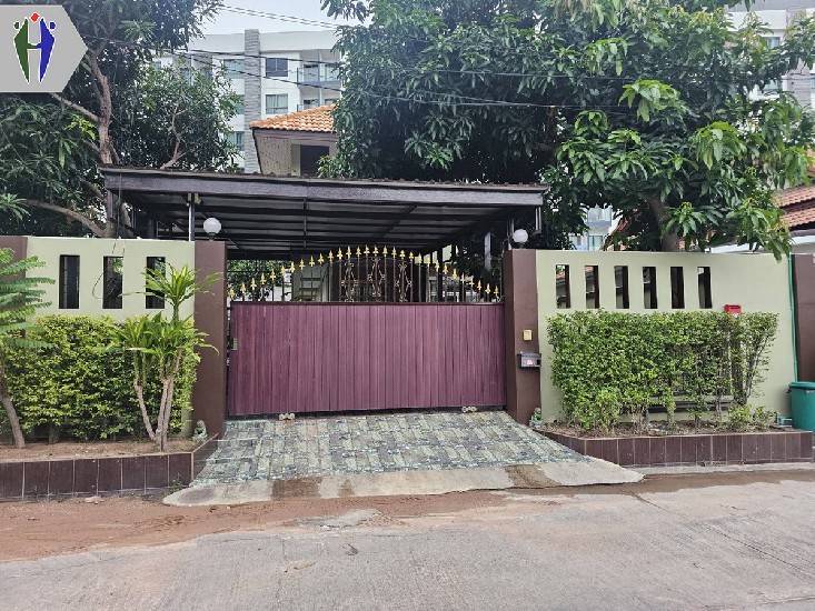 Single house Pool Villa for rent in Pratumnak, 3 bedrooms for rent, 40,000 baht