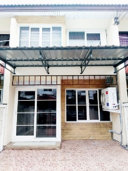 Modern 2-storey townhouse for rent, Soi Chaengwattana 17 (In front of Soi Condo Lumpini) S